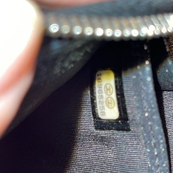 Pre-love Chanel wallet great condition has some wear look at video n pictures. - Picture 9 of 13